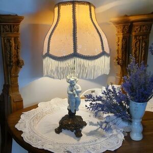 Vintage 1972 France Hollywood Regency Colonial Porcelain Angel Cherub Table Lamp